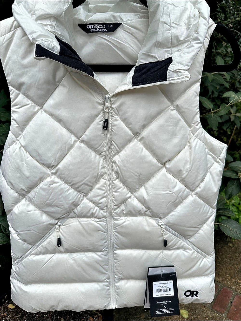 Outdoor Research Women's size small Coldfront Hooded Down Vest White Down Vest